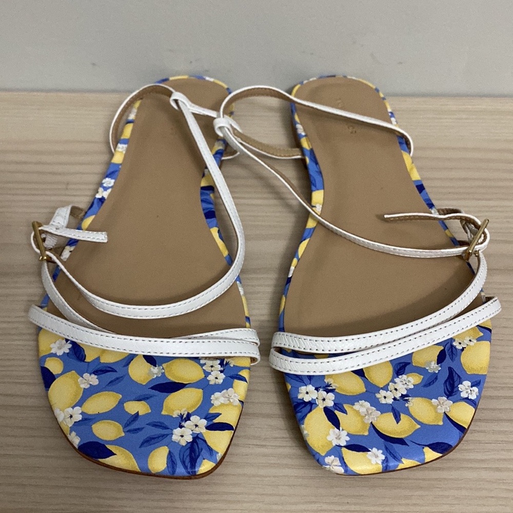 Ann Taylor white Strappy flat sandals size 9.5